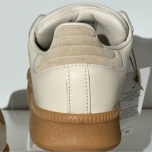 Adidas (Unisex) Samba Shoes in Cream and Brown - Picture 6 of 8
